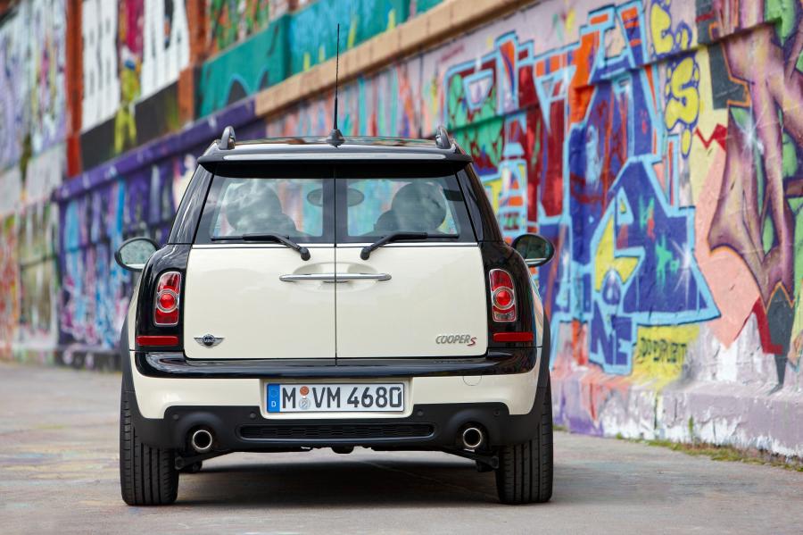  Mini Cooper S Clubman 2011 года  (фото 17 из 26)